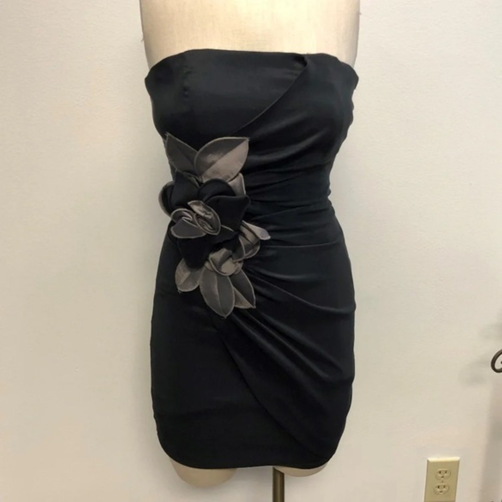 Jessica McClintock Black Strapless Ruched Dress Floral Embellishment Size 6